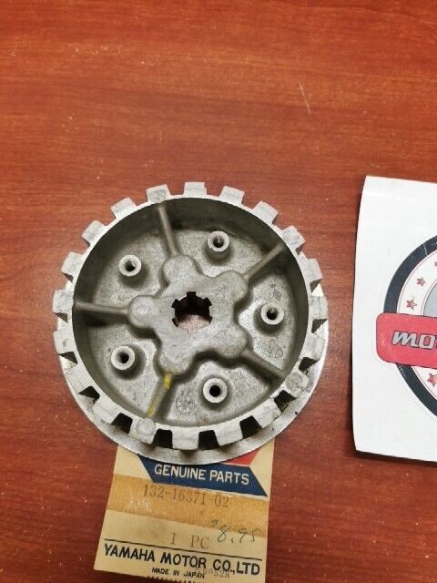 NOS Yamaha CLUTCH BOSS 132-16371-02-00 SUB 132-16371-01-00 132-16371-03-00 Y128