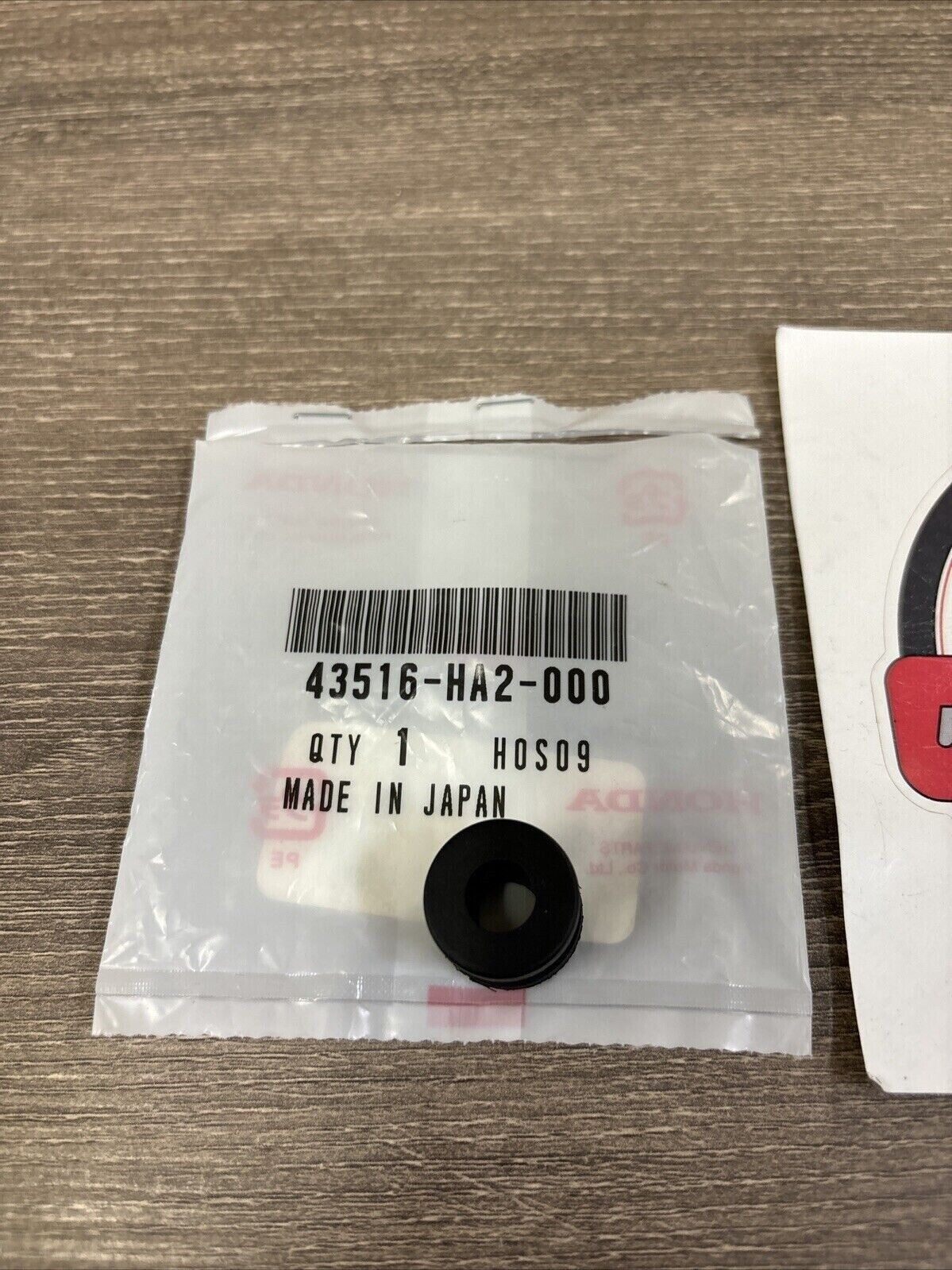 NOS Honda ATC250R CBR1000R OIL CUP MOUNTING RUBBER 43516-HA2-000 H117