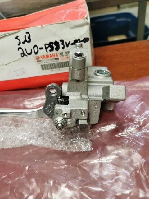 NOS Yamaha YFM700 REAR MASTER CYLINDE 1HP-2583V-00-00 SUB 2UD-F583V-00-00 Y105