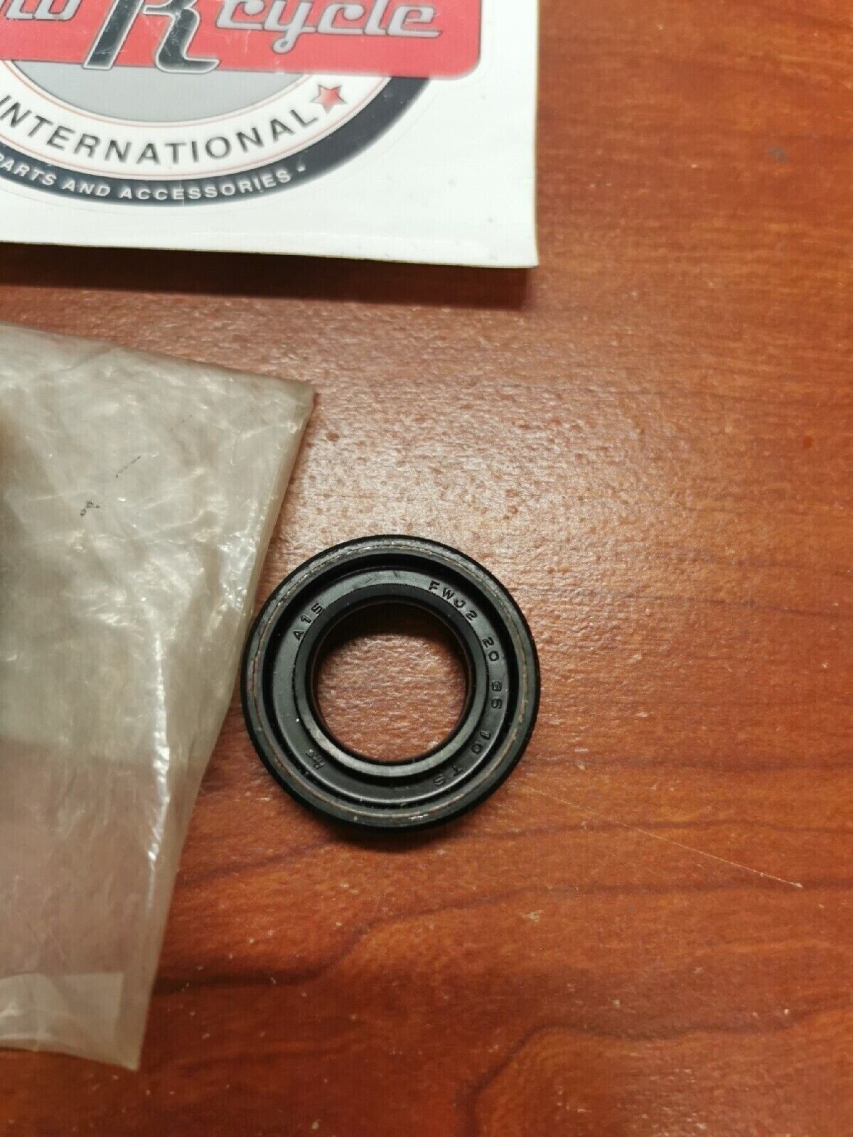 NOS Yamaha OIL SEAL SW-TYPE 93103-20110-00 Y71