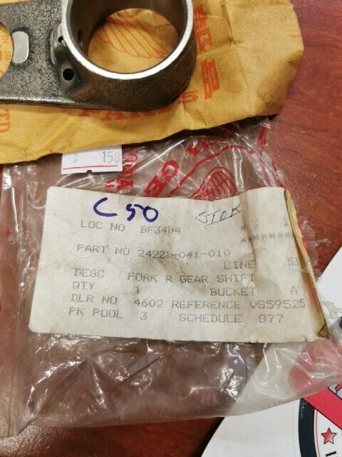 NOS Honda ATC70 C50 C70 C90 RIGHT GEARSHIFT GEAR SHIFT FORK 24221-041-010 H86