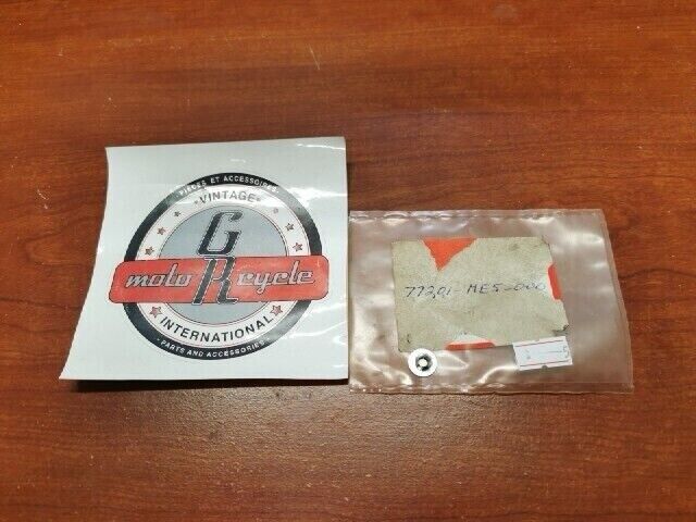 NOS Honda CB550SC CB650SC CB700SC REAR COWL SETTING CLIP SUB. 90313-172-000 H71