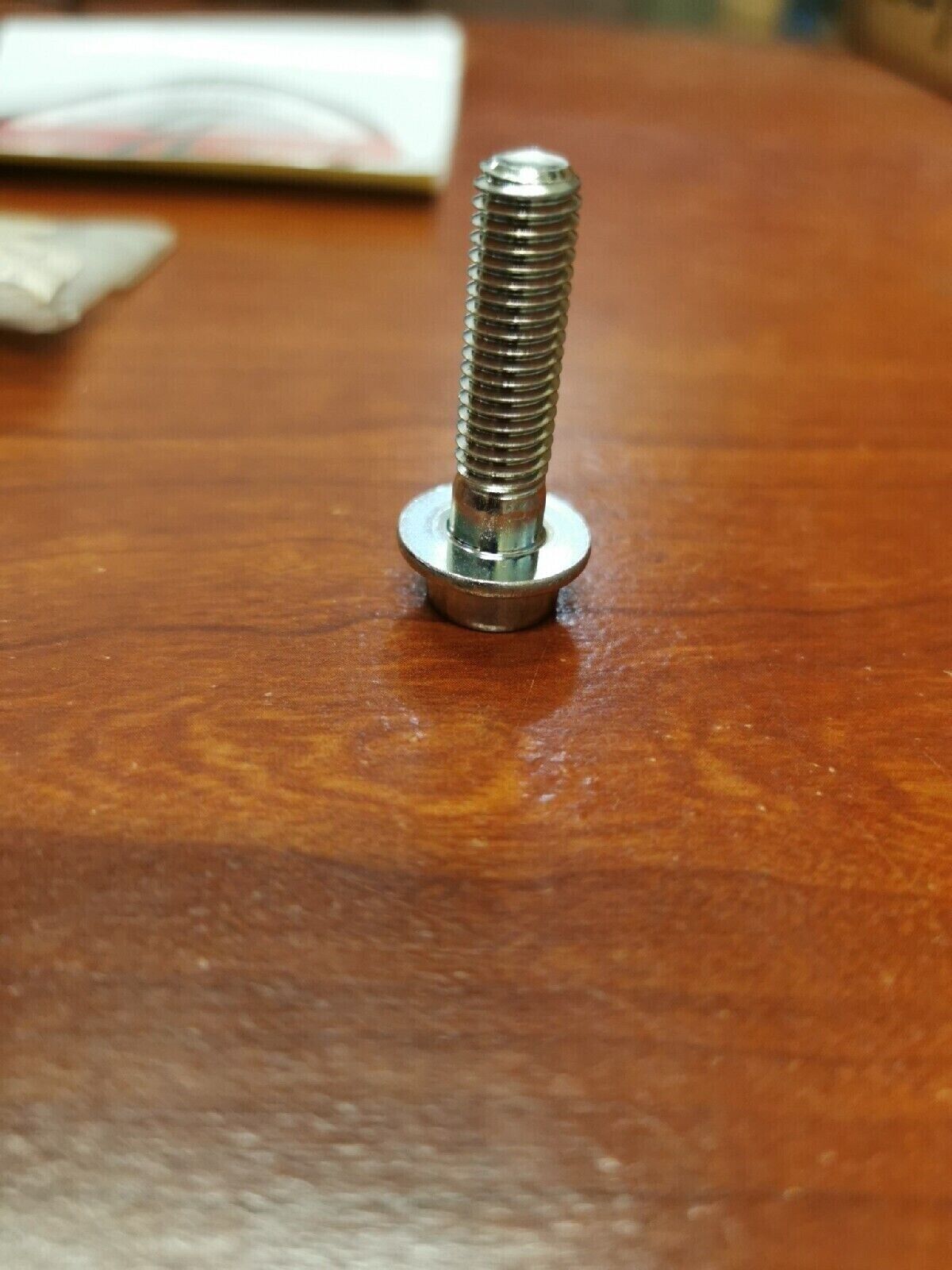 NOS Yamaha FZ6 TDM850 FZR1000 YFM350 YFM400 BOLT 90109-082A1-00 Y72