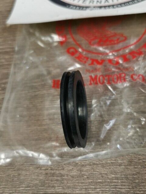 NOS HONDA CB650 1980 - 1982 Ignition Switch Setting Rubber 37623-415-000 H81