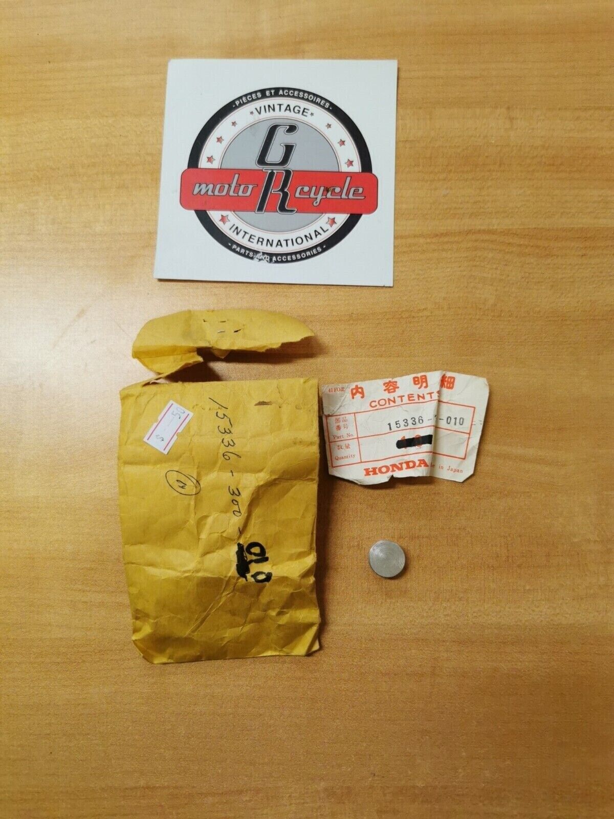 NOS HONDA CB750 PLUG OIL PASSAGE 15336-300-010 H20