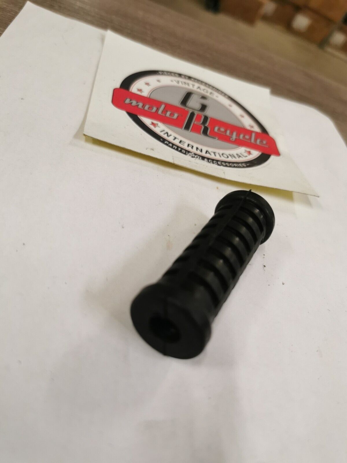 NOS CHARIOT CYCLE YAMAHA Kickstarter kick start lever cover 214-15618-00-00 J23