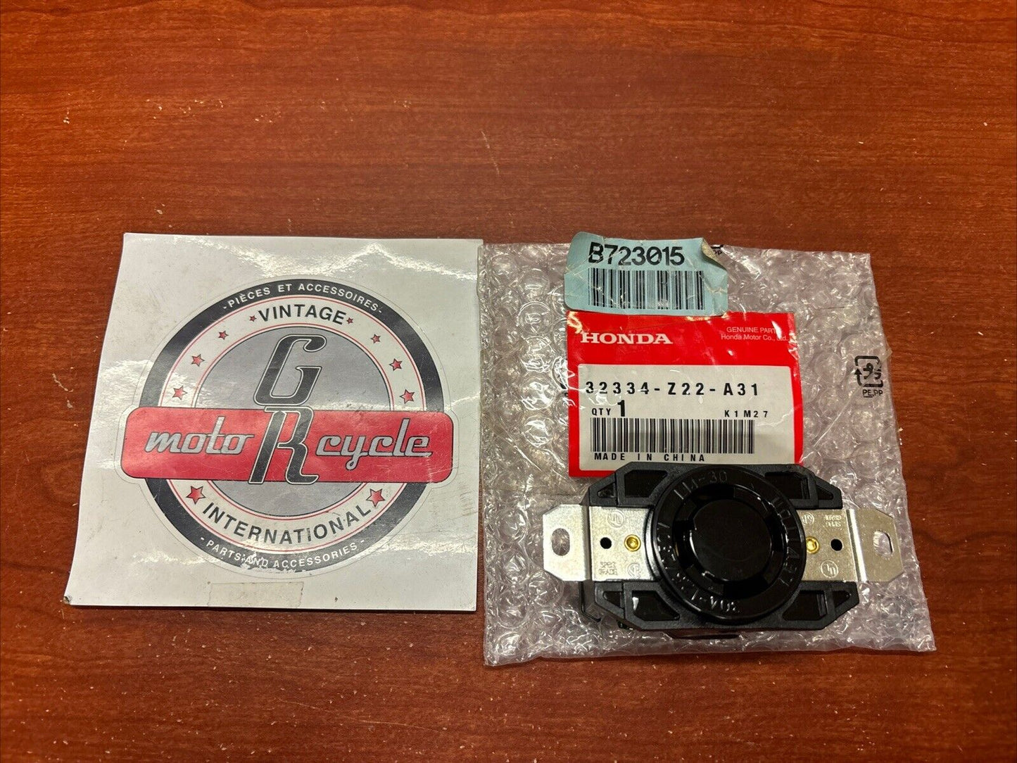 NOS Honda EB10000 EB5000 EB6500 EM5000 EM6500 RECEPTACLE 32334-Z22-A31 H174