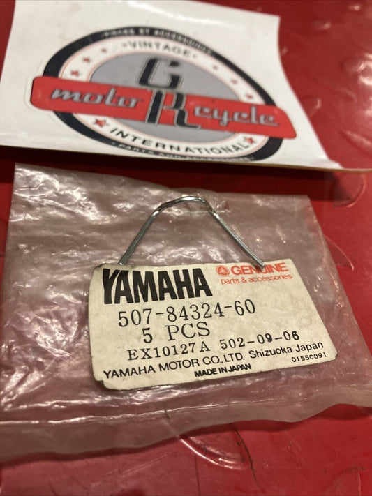 NOS YAMAHA HEADLIGHT SPRING SET 507-84324-60-00 SUB BY 1UY-84124-00-00 Y67