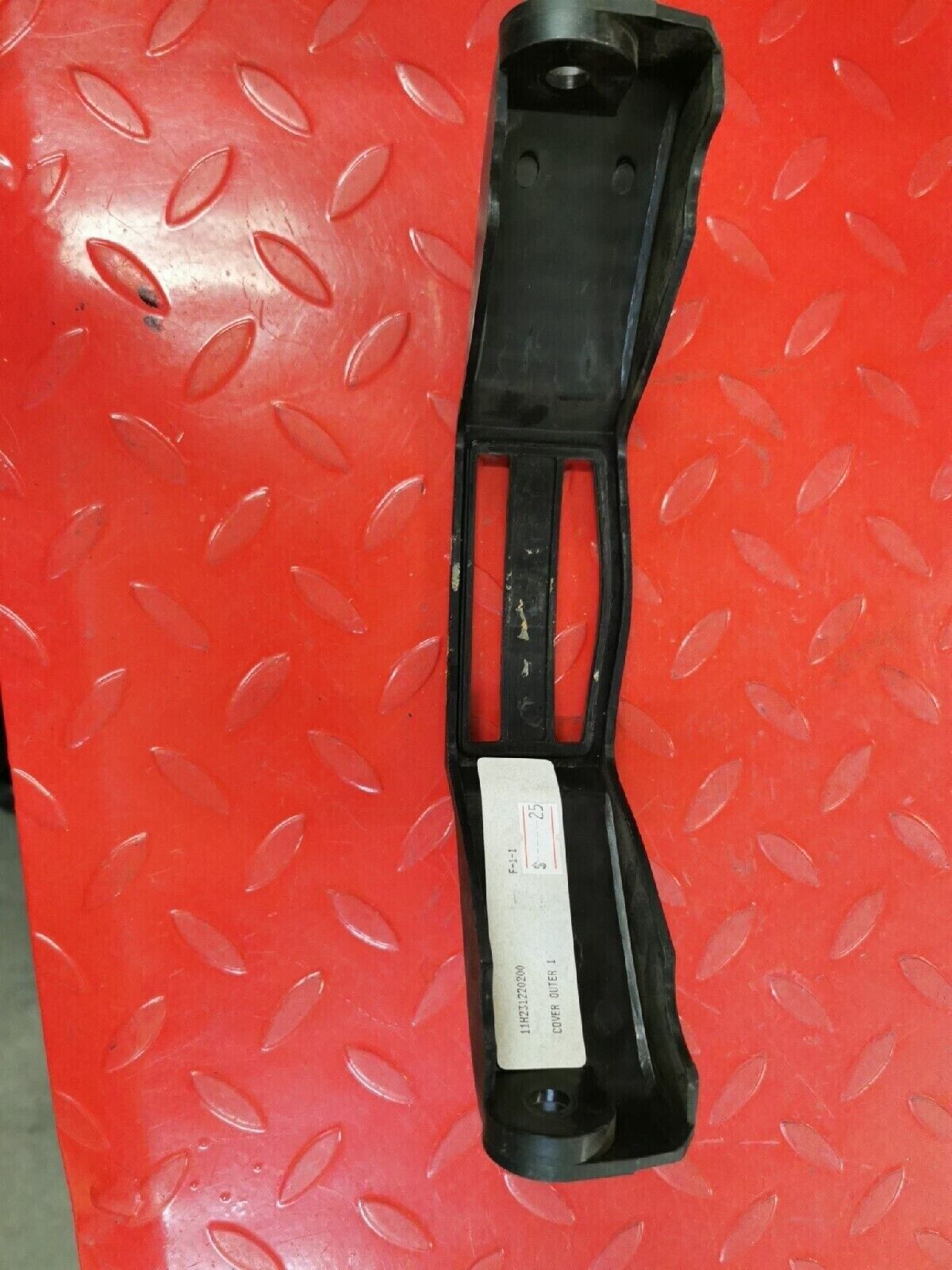 NOS YAMAHA XZ550RJ  1982  COVER EMBLEM  11H-23122-02-00 Y52