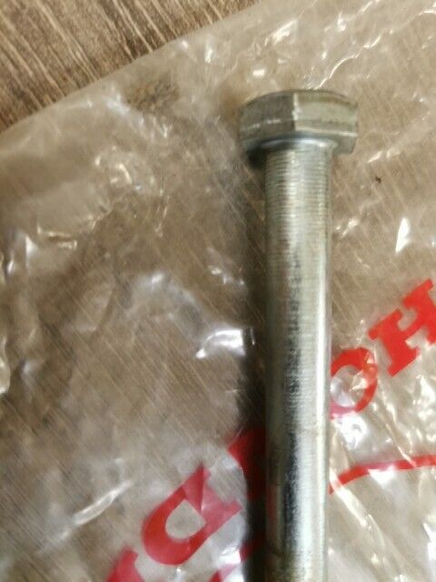NOS HONDA CB500 CB550 Bolt Rr ENGINE UPPER  90108-323-000 H70
