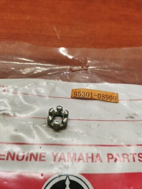 NOS Yamaha YZ125 YZ250 YZ490 SLOTTED NUT 95301-08900-00 SUB 95307-08900-00 Y129