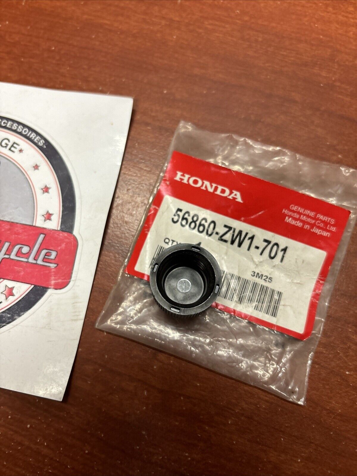NOS Honda BF75 BF90 BF100 BF115 BF130 BF135 OIL TANK CAP 56860-ZW1-701 H185