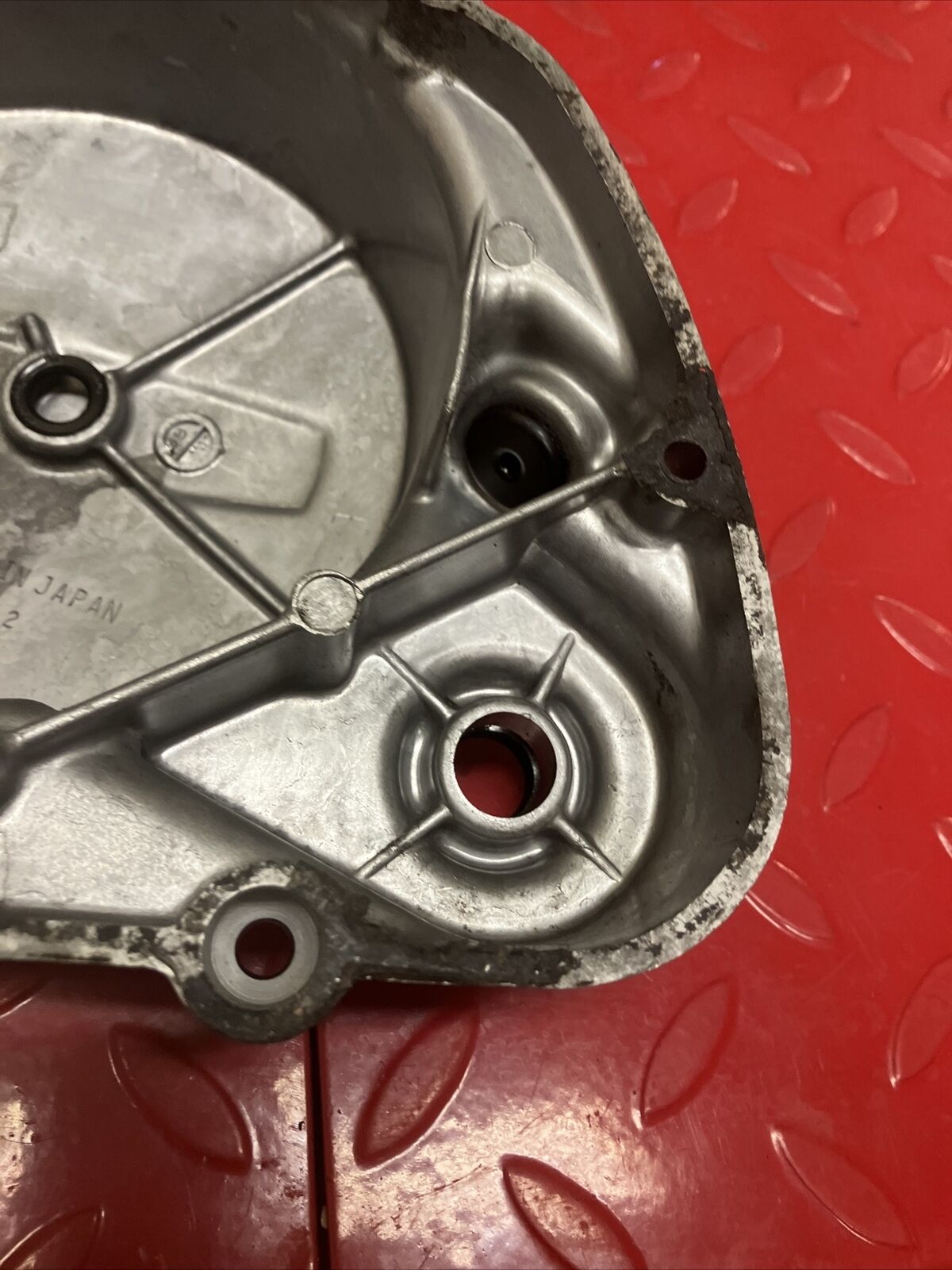 Suzuki RV125 1975 right crankcase clutch cover