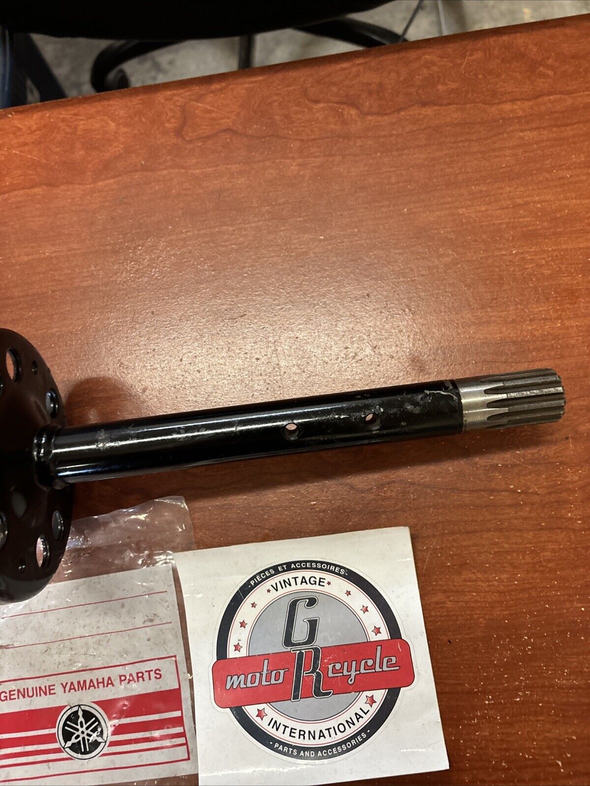 NOS Yamaha EL433 GP246 GP292 GP338 GP433 GS300 FRONT AXLE 821-47510-00-00 Y183