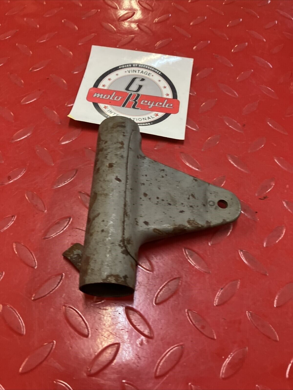 Yamaha RD400 1977 right fork upper cover headlight bracket 1976