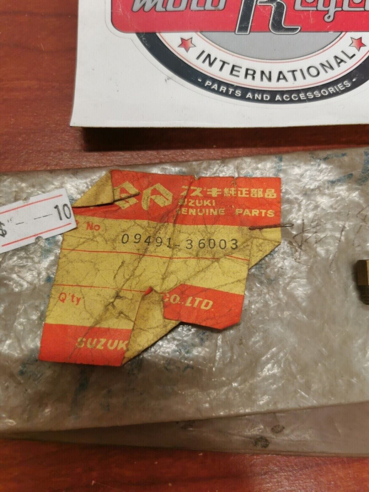 NOS Suzuki MAIN JET 09491-36003 SUB. 09491-36006 S17