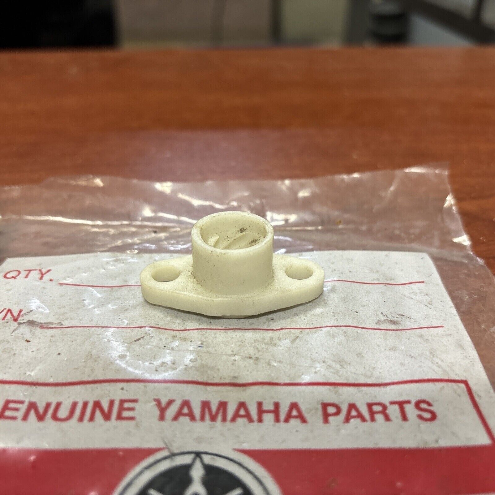 NOS Yamaha AT2 AT3 ATMX PUSH SCREW HOUSING 314-16396-01 SUB 314-16396-00-00 Y173
