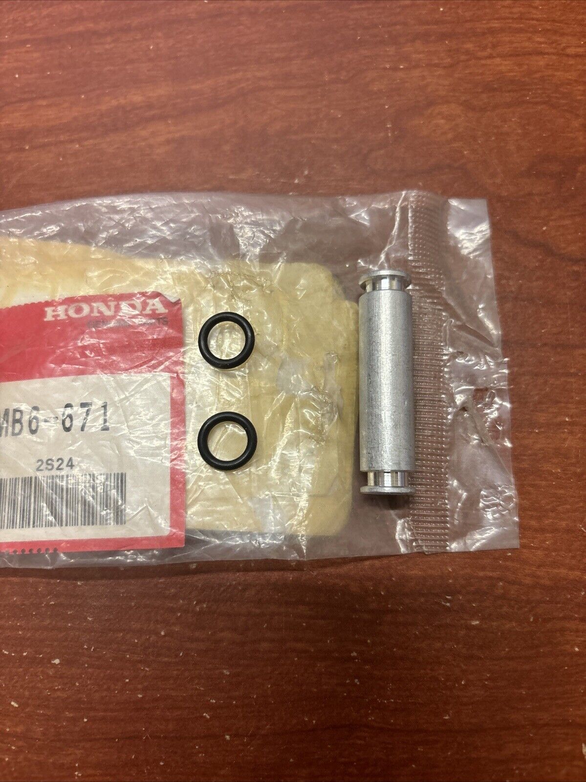 NOS Honda 1984 1985 VF1000F 1984 VF1000R FUEL JOINT SET D 16042-MB6-671 H172