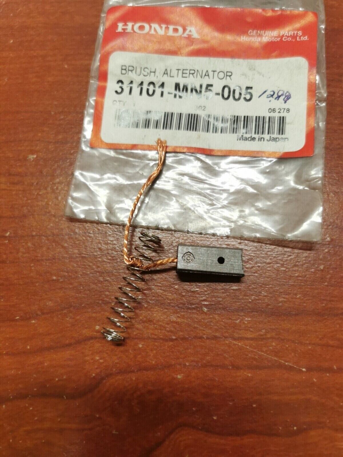 NOS Honda GL1500 BRUSH 31101-MN5-005 H64