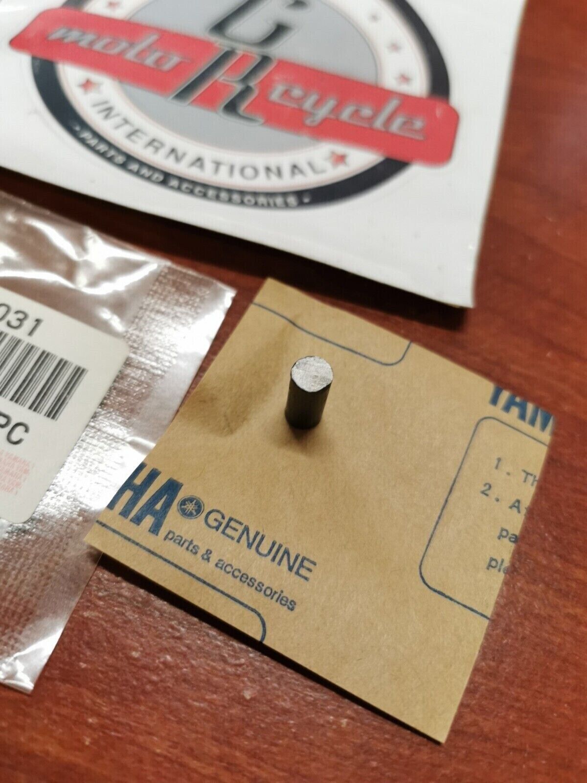 NOS Yamaha 1992 - 1994 VX750 COUNTERSUNK HEAD RIVET 90261-06031-00 Y99