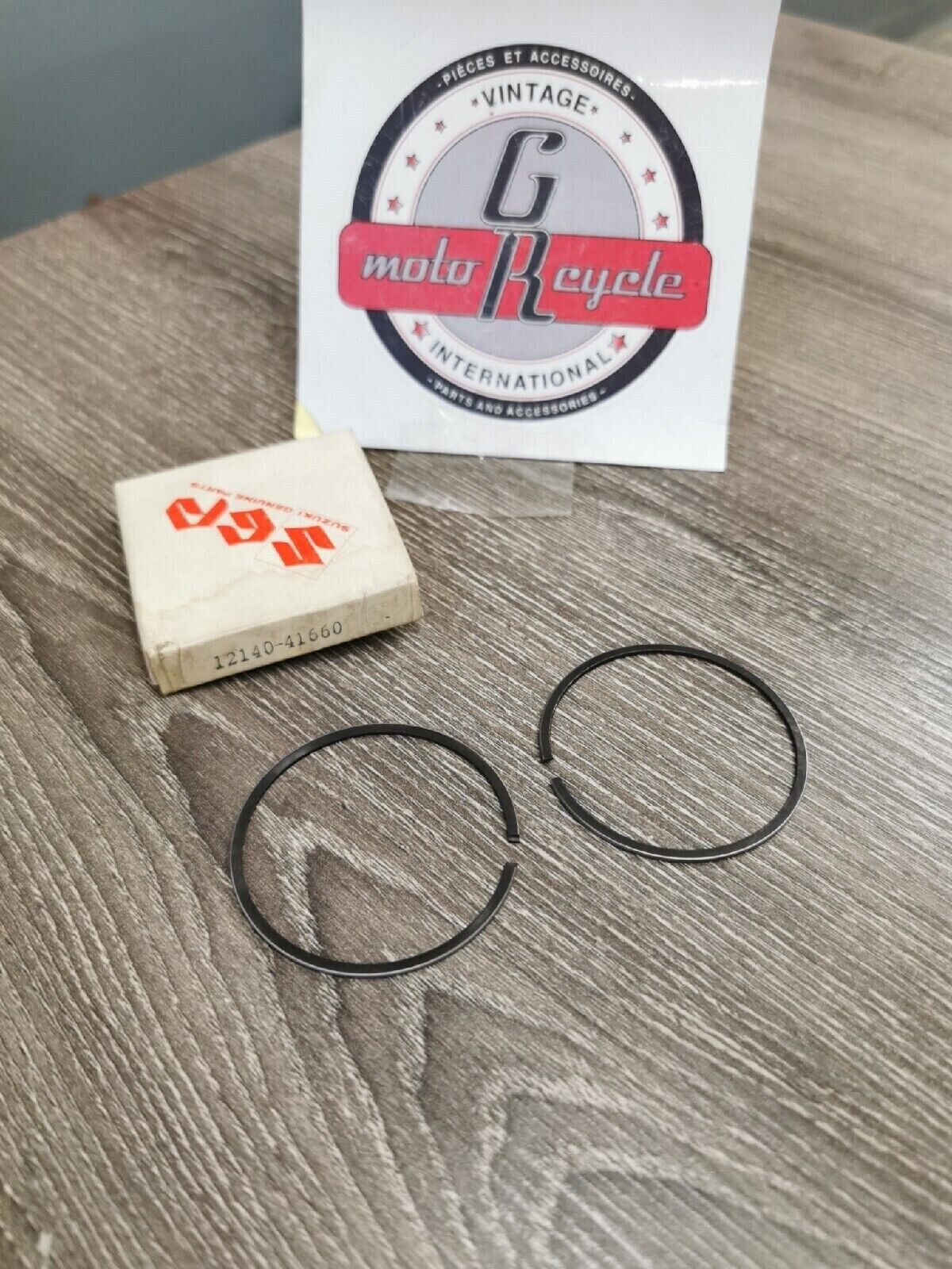 NOS SUZUKI PISTON RING SET  12140-41660  S11