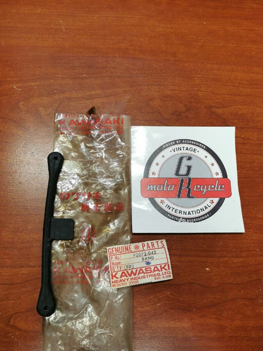 NOS Kawasaki KZ200 KZ750 KZ1000 KDX400 KDX250 Z1 FUEL TANK BAND 92072-042 K23