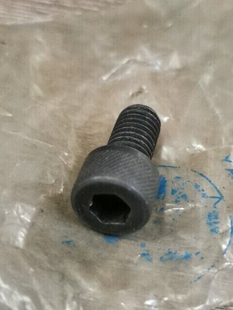NOS YAMAHA KT100S RC100S TR2 TD2B XVZ13TFS XVZ13TFM BOLT 91317-08016-00 Y168