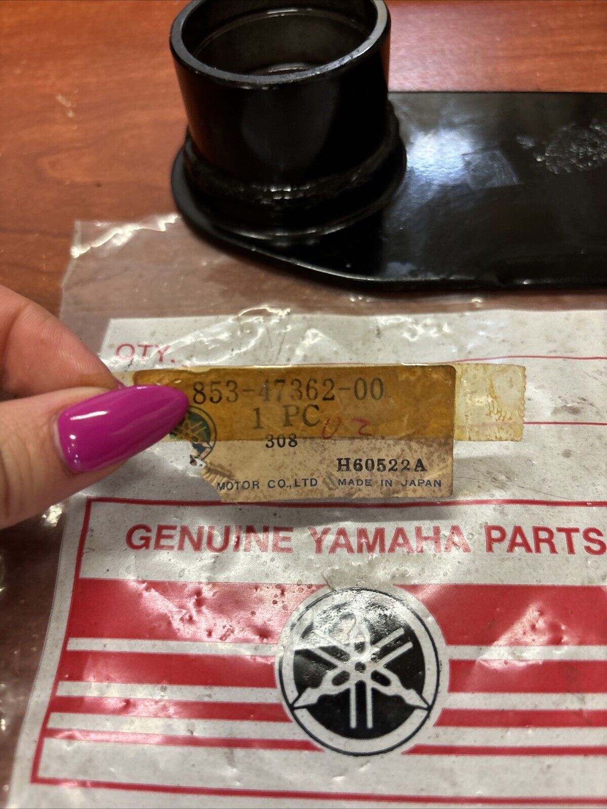 NOS Yamaha GP246F GP292F GS300 SM292F REAR ARM PIVOT 853-47362-00-00 Y184