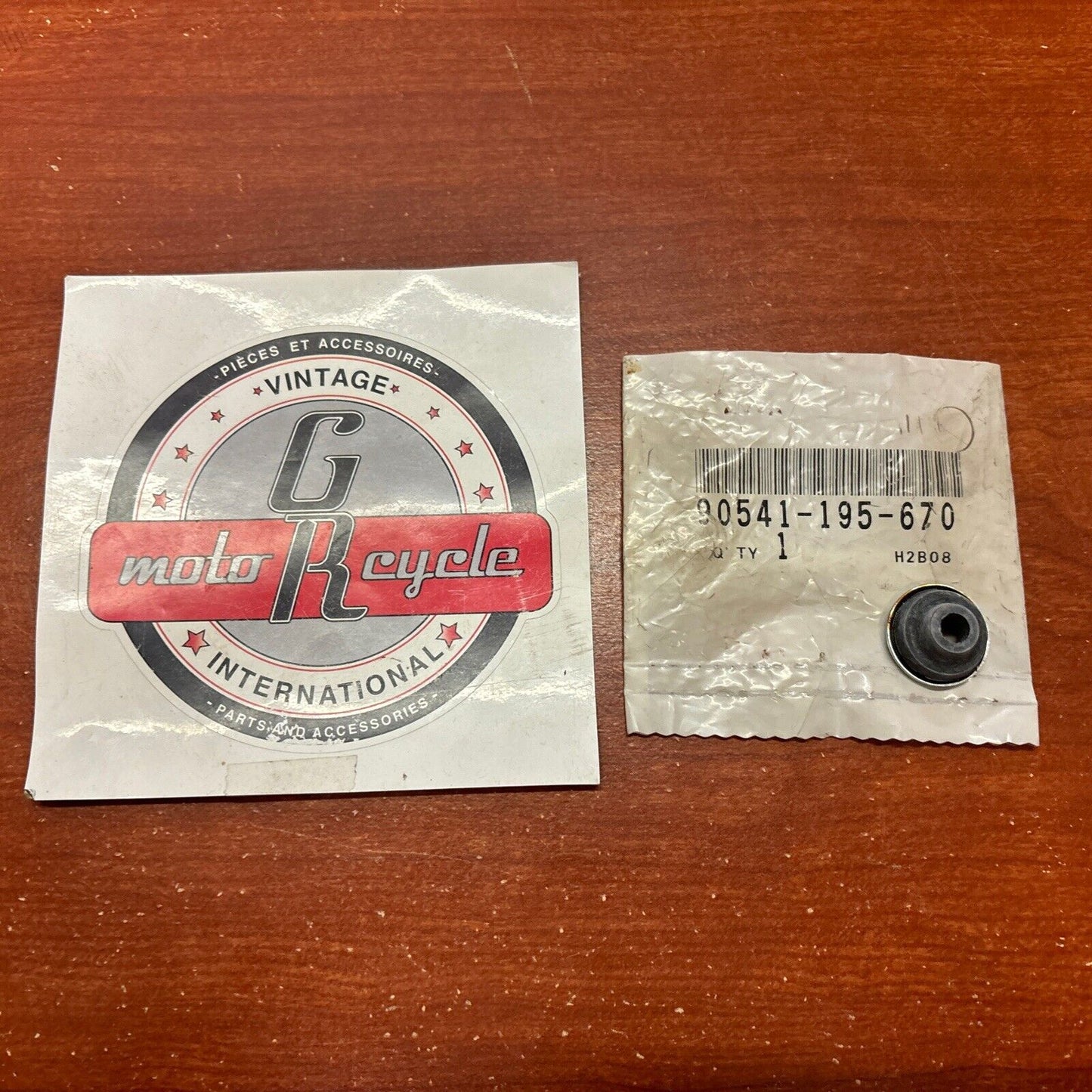 NOS Honda CRF100F CRF80F XL100S XR100 XR80 MOUNTING RUBBER 90541-195-670 H162