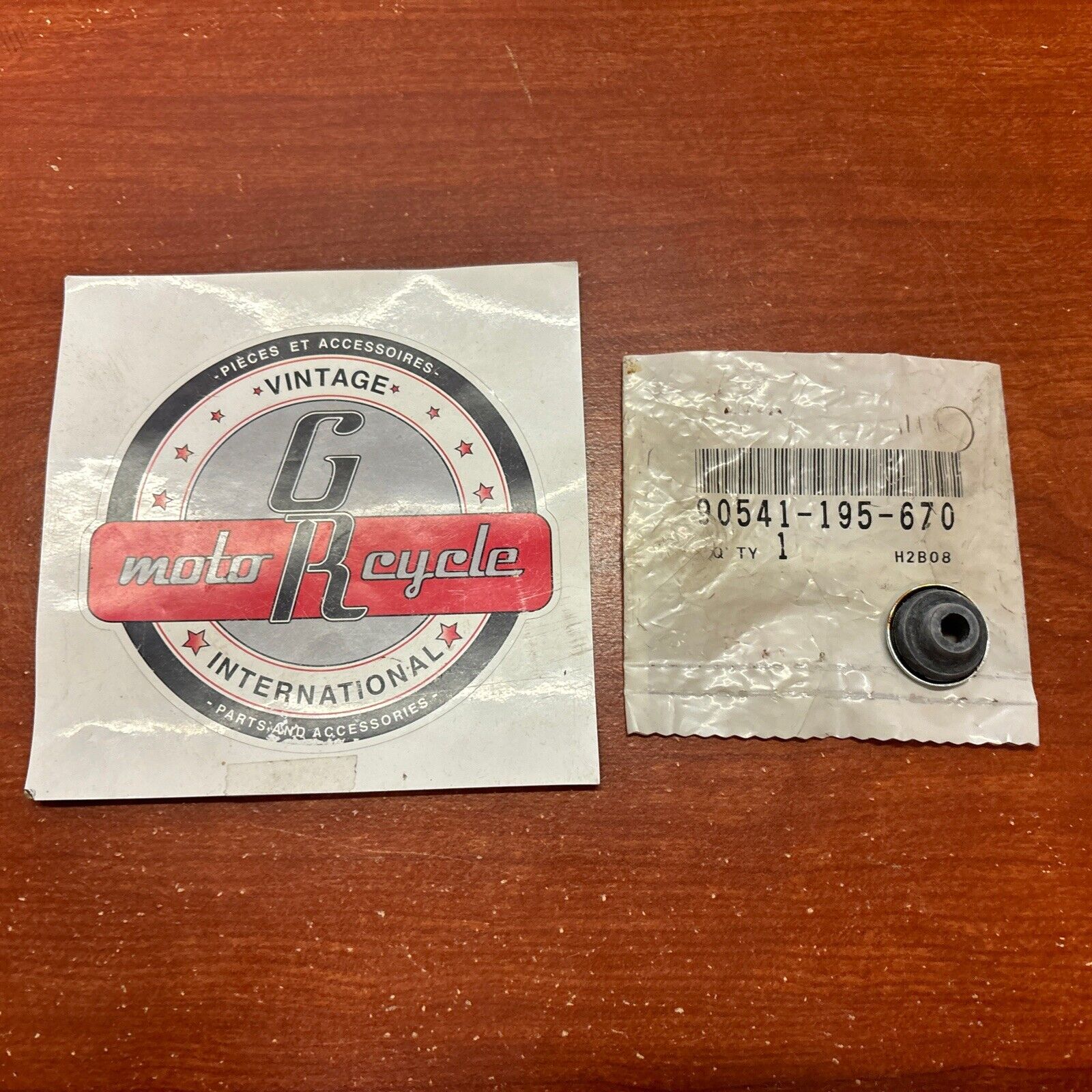 NOS Honda CRF100F CRF80F XL100S XR100 XR80 MOUNTING RUBBER 90541-195-670 H162