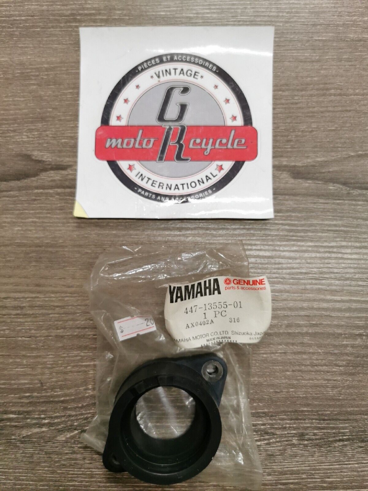 NOS YAMAHA TX650 1974 XS650 1975 1976 1977 MANIFOLD INTAKE 447-13555-01-00 Y55