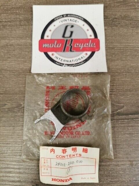 NOS HONDA CB125 CD125A CL125 1967 FORK GEARSHIFT 24211-230-010 H77