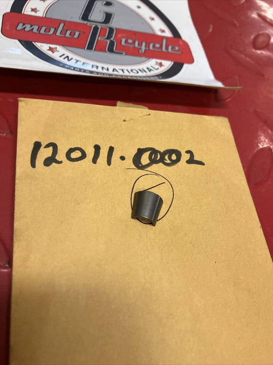 NOS KAWASAKI VALVE SPRING COLLAR SPLIT KEEPER 12011-002 K20