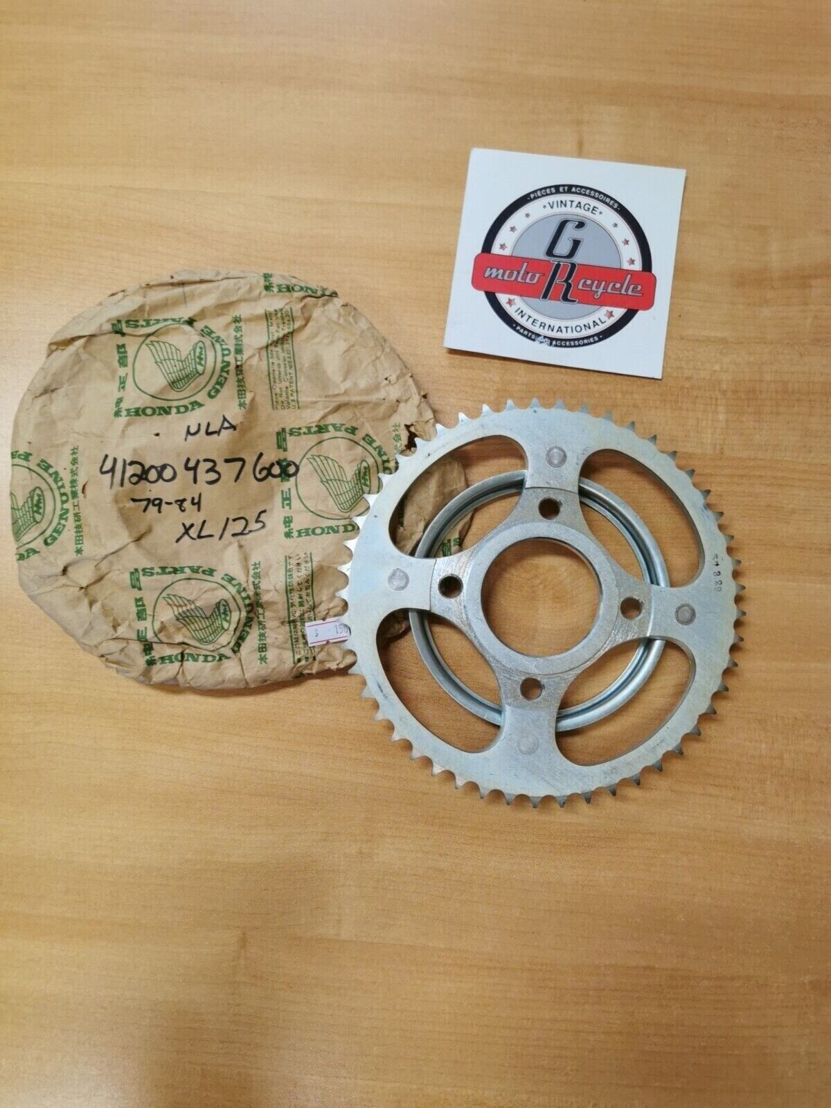 NOS HONDA  XL125 1979 - 1984 SPROCKET DRIVEN  41200-437-600 H29