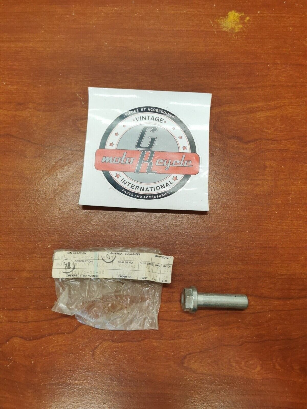 NOS Yamaha NUT 90179-08025-00 SUB. 90179-08303-00 Y71