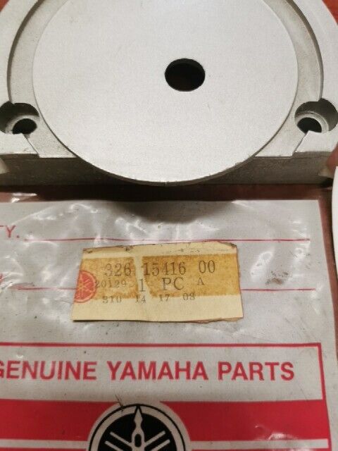 NOS Yamaha LS2 TA125 OIL PUMP COVER 326-15416-00-00 Y153