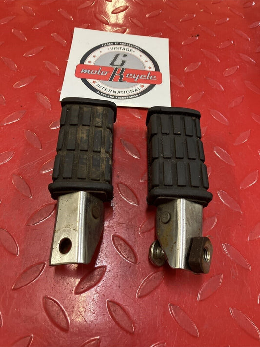 Yamaha XV500 Virago 500 rear back footrest footpeg foot peg rest 10M-27430-00-00