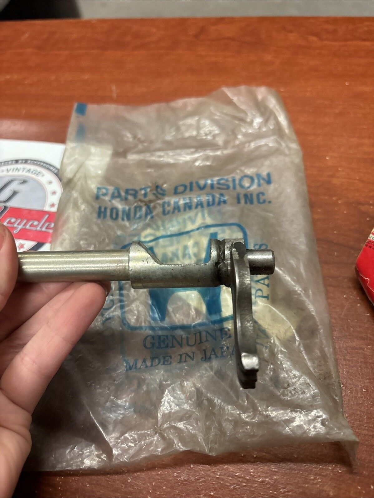NOS Honda NV750C VT700C VT800C GEARSHIFT SPINDLE A 24610-ME9-020 H171