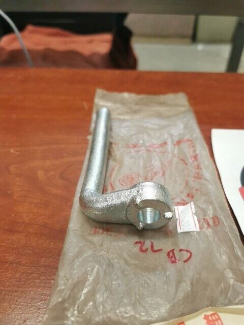 NOS Honda CB72 CB77 CP77 CYP77 LEFT STEP ARM 50640-268-010 H84