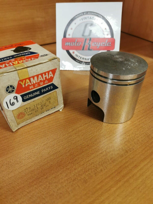 NOS YAMAHA R5350 1970 - 1972   Oversize Piston 64.75   278-11637-00  Y47