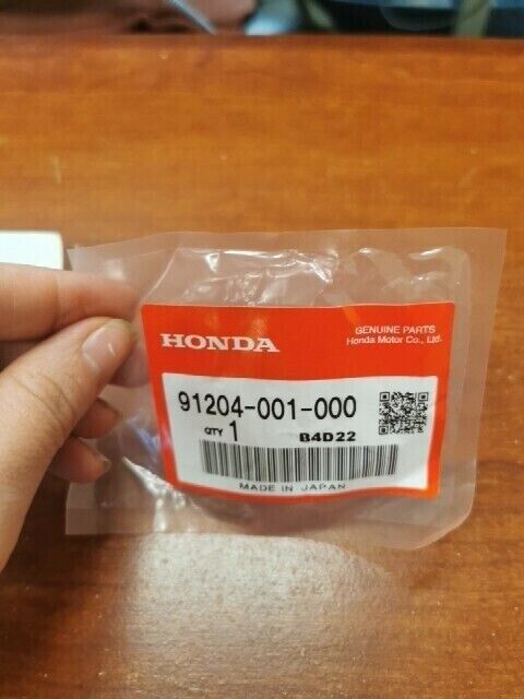 NOS Honda C100 C102 C105 C110 C115 C240 OIL SEAL 91204-001-000 H3