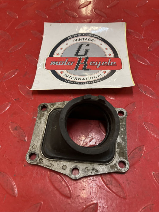 Honda CR250R 1982 intake manifold carburetor boot joint insulator 1981 1983 2
