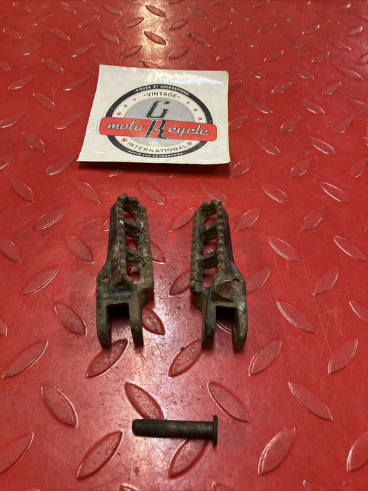 Suzuki RM125 1982 Footpeg footrest Foot peg rest step left right