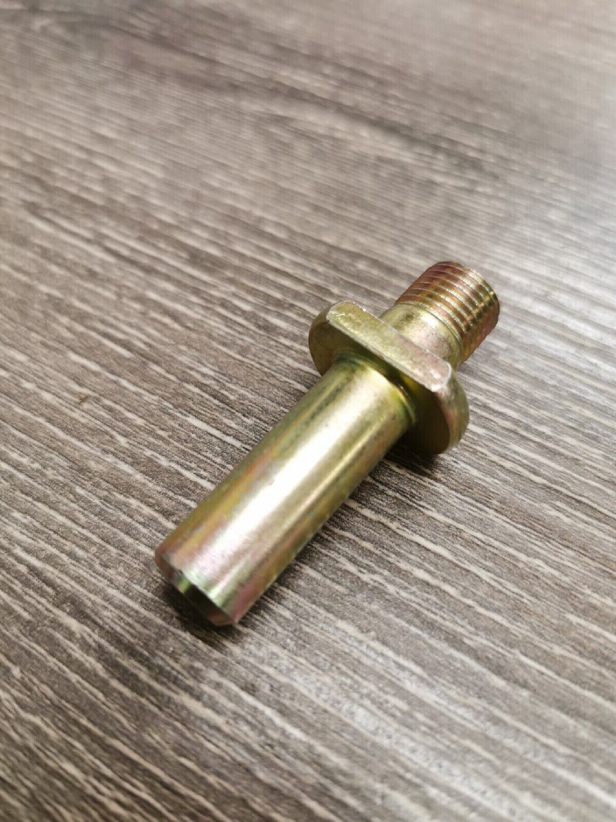 NOS YAMAHA RD400  XS360 1976 - 1978  BOLT  90109-12429-00  Y53