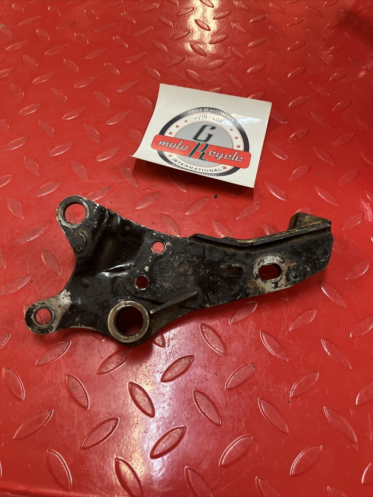 Yamaha RD400 1977 right side muffler stay footpeg bracket holder 1976 1978