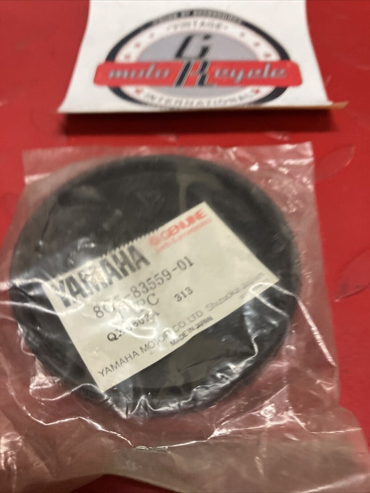 NOS YAMAHA ET250 ET300 ET340 METER COVER 8G5-83559-01-00 Y65