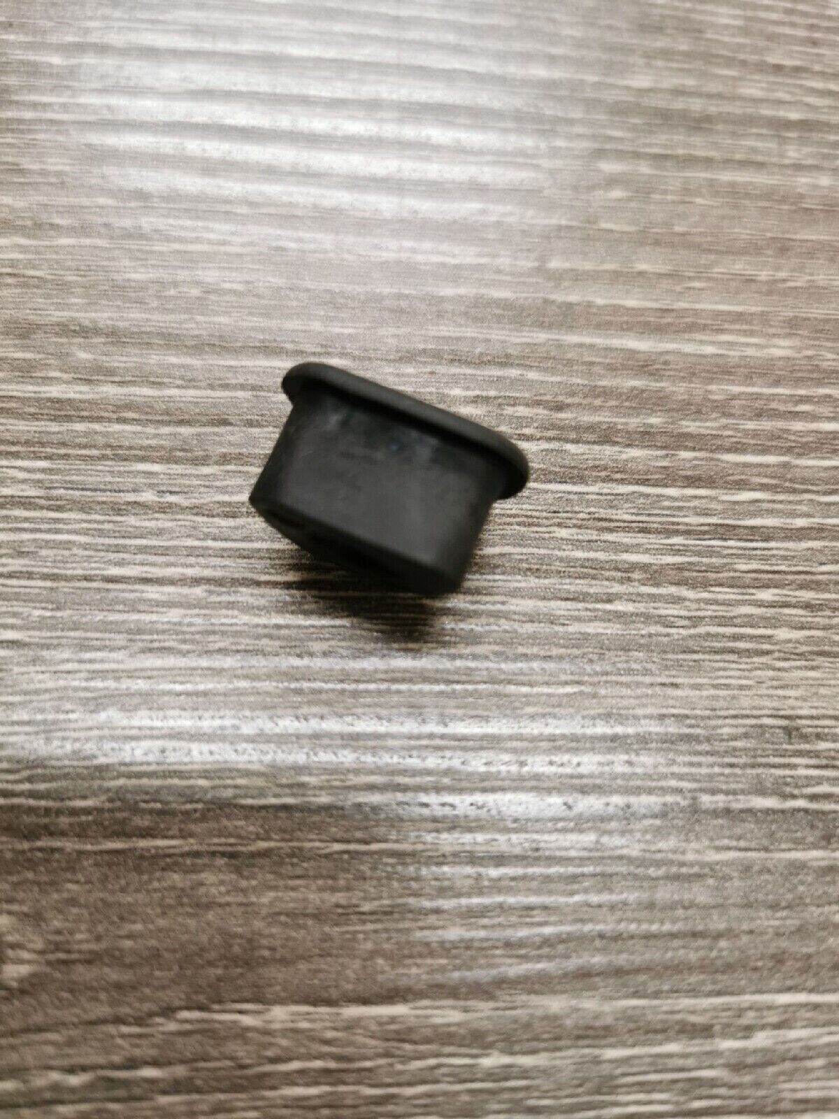 NOS YAMAHA RUBBER INSERT SET STR-5PX36-10-98 Y51