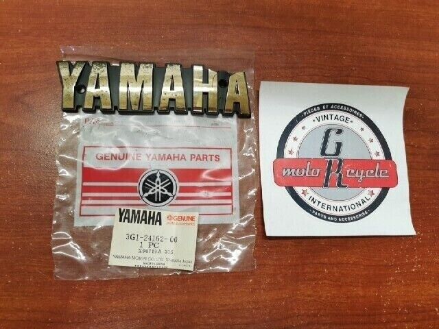 NOS Yamaha FUEL TANK EMBLEM (DAMAGED) 3G1-24162-00-00 SUB 4G7-24161-00-00 Y121