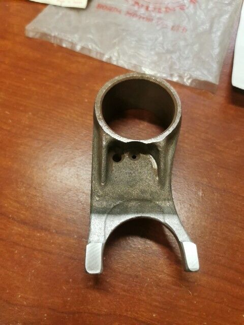NOS Honda CB450 CB500T CL450 CENTER GEARSHIFT FORK 24231-292-030 H90