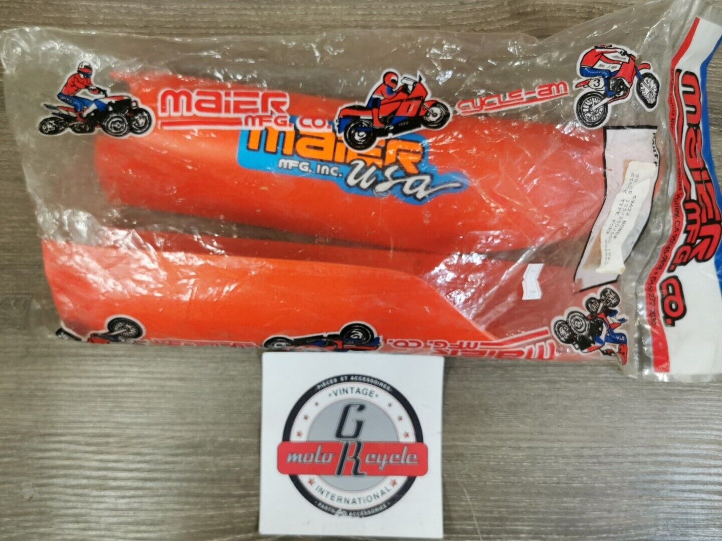 NOS MAIER HONDA CR125 CR250 CR500 1990 FORK GUARDS RED KIT  59622 J42